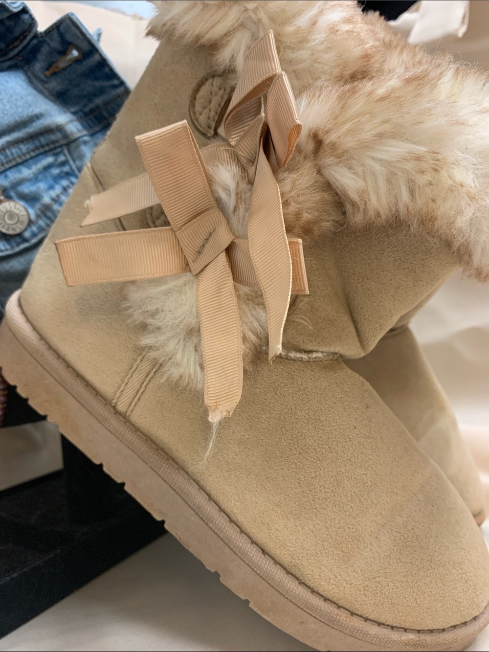 Girls Beige Faux-Fur Bow Winter Boots